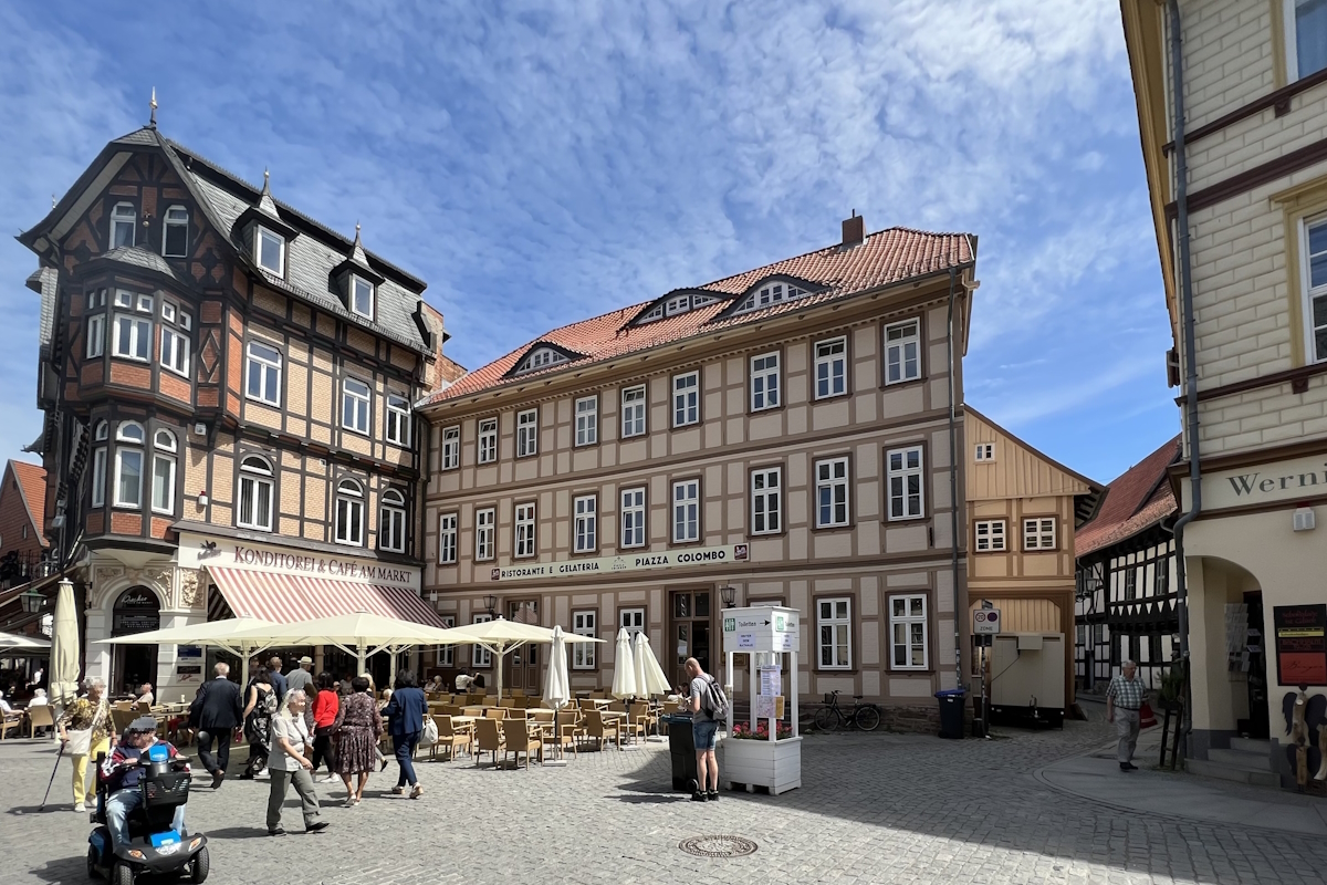 Eisdiele und Café am Markplatz